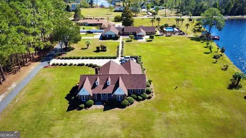 393 Douglas Hwy, Hazlehurst, GA 31539