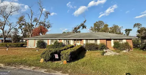10 W First Ave, Hazlehurst, GA 31539