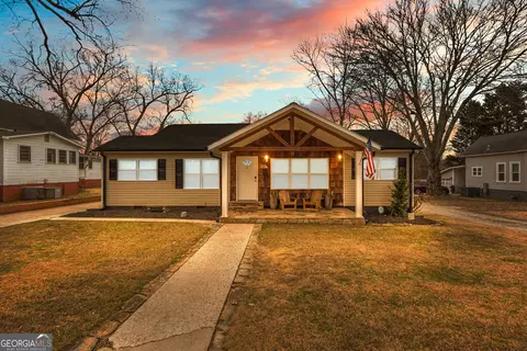 214 Johnson St, Hogansville, GA 30230