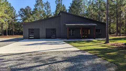 723 Providence Rd, Whigham, GA 39897
