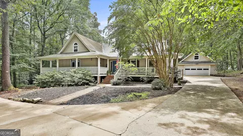7 Red Bud Trl, Newnan, GA 30263