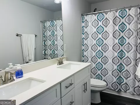 Bath - 722 Pathway Cir, Cornelia, GA 30531 photo 1 of 5