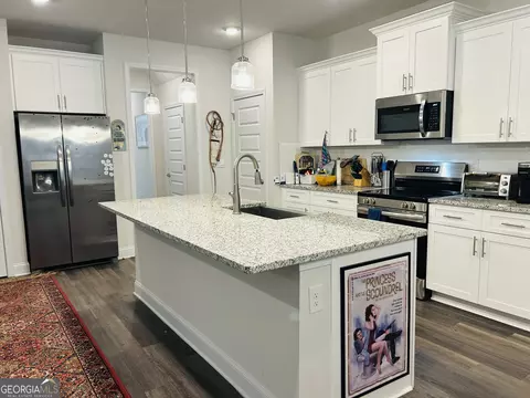 Kitchen - 722 Pathway Cir, Cornelia, GA 30531 photo 1 of 4