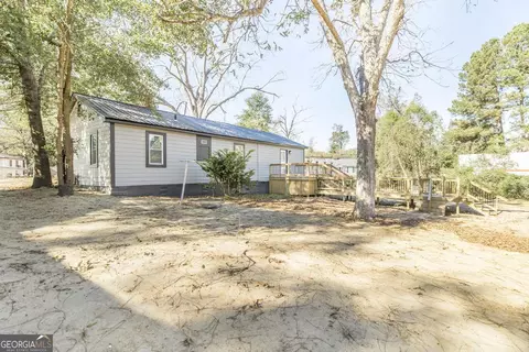 Exterior - 401 Pine St, Dublin, GA 31021 photo 2 of 4