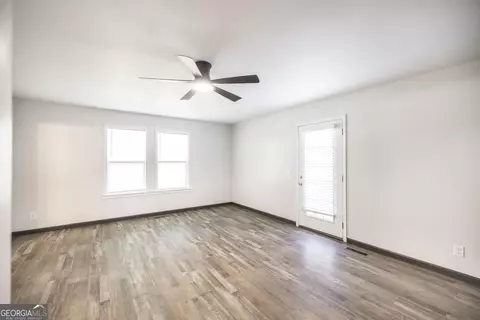 Living - 401 Pine St, Dublin, GA 31021 photo 1 of 2