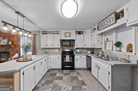 Kitchen - 205 Thorpe Rd, Jackson, GA 30233 photo 1 of 3