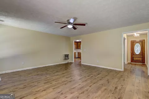 Living - 586 Higgins Rd, Jackson, GA 30233 photo 3 of 4