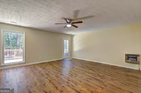 Living - 586 Higgins Rd, Jackson, GA 30233 photo 2 of 4