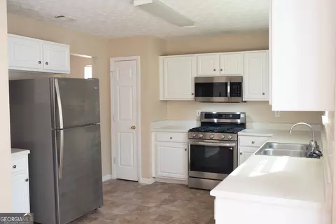 Kitchen - 115 Jericho Dr, Covington, GA 30016 photo 6 of 6