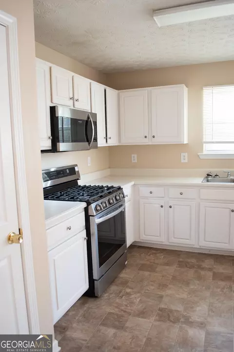 Kitchen - 115 Jericho Dr, Covington, GA 30016 photo 1 of 6