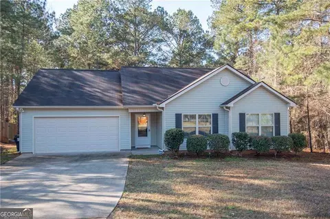 104 Park View Dr, Grantville, GA 30220