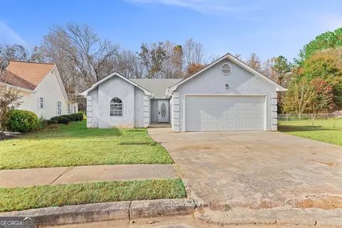 135 Gingercake Ct, Fayetteville, GA 30214