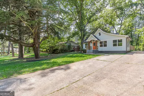 3275 Dodson Dr, East Point, GA 30344