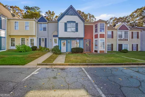 6718 Colchester Pl, Norcross, GA 30093