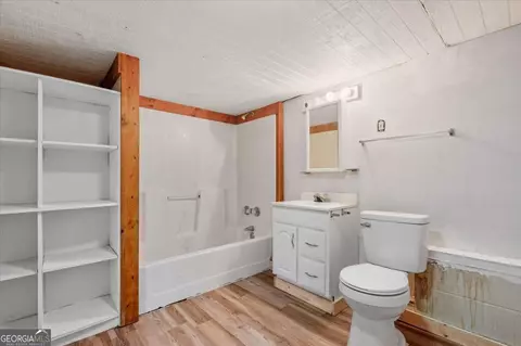 Bath - 910 Brushtown Rd, Cisco, GA 30708 photo 6 of 6