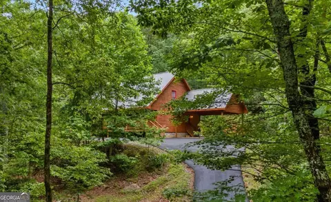 1056 Sweetwater Dr, Clarkesville, GA 30523
