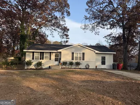 7161 Pine St, Jonesboro, GA 30236