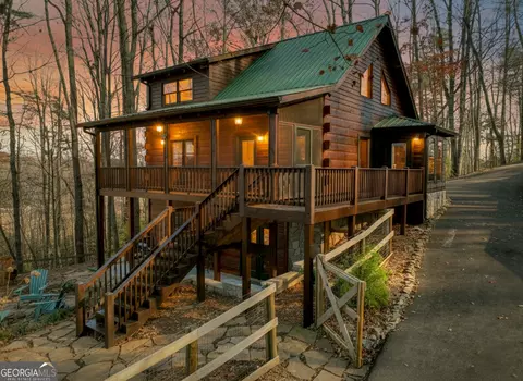 22 Running Bear Ridge Rd, Blue Ridge, GA 30513