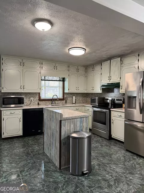 2273 Hampton Trl SE, Conyers, GA 30013 photo 6