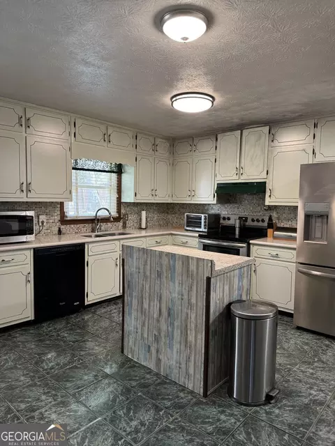 2273 Hampton Trl SE, Conyers, GA 30013 photo 7