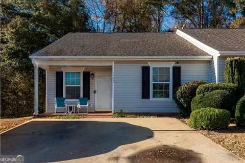 1743 Summerwoods Ln, Griffin, GA 30224
