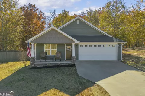 323 N Point Cir, Hartwell, GA 30643