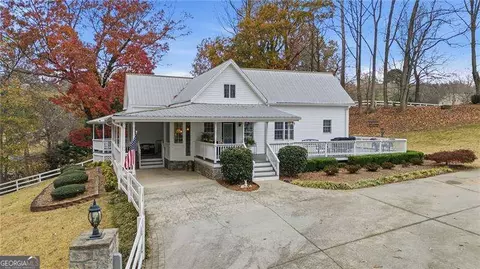 8525 Lanierland Farms Dr, Gainesville, GA 30506