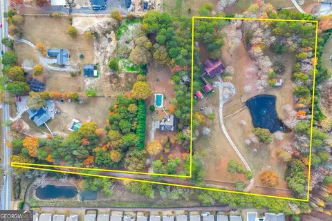 525 Cooper Rd, Loganville, GA 30052