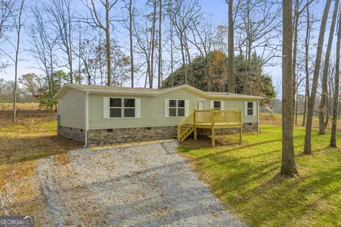 274 Montego Bay Trl, Clarkesville, GA 30523