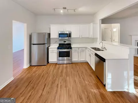 Kitchen - 11569 Kades Trl, Hampton, GA 30228 photo 1 of 2