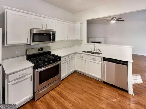 Kitchen - 11569 Kades Trl, Hampton, GA 30228 photo 2 of 2