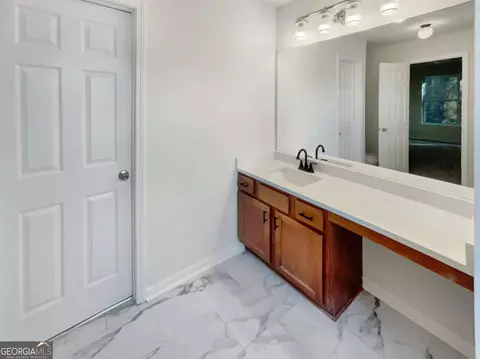 Bath - 11569 Kades Trl, Hampton, GA 30228 photo 4 of 4