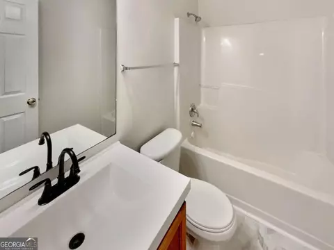 Bath - 11569 Kades Trl, Hampton, GA 30228 photo 3 of 4