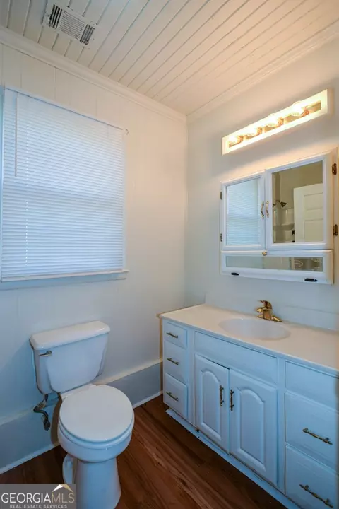 Bath - 324 Northside Dr, Jasper, GA 30143 photo 2 of 6