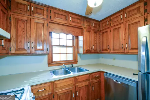 Kitchen - 324 Northside Dr, Jasper, GA 30143 photo 3 of 3