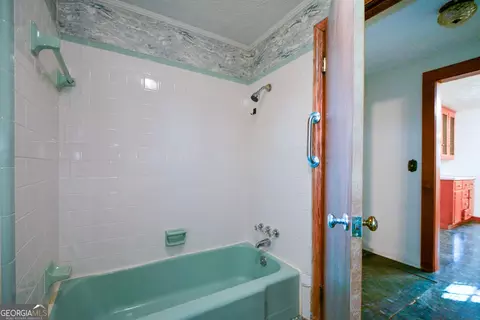 Bath - 324 Northside Dr, Jasper, GA 30143 photo 5 of 6