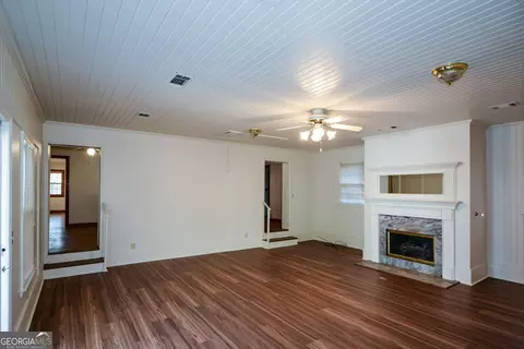 Living - 324 Northside Dr, Jasper, GA 30143 photo 8 of 10