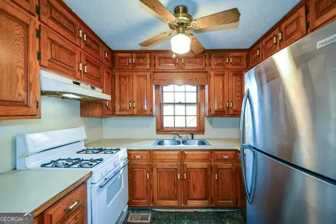 Kitchen - 324 Northside Dr, Jasper, GA 30143 photo 1 of 3