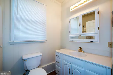 Bath - 324 Northside Dr, Jasper, GA 30143 photo 1 of 6