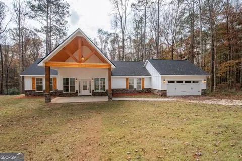 Exterior - 108 Spring Valley Dr, Lagrange, GA 30240 photo 2 of 16