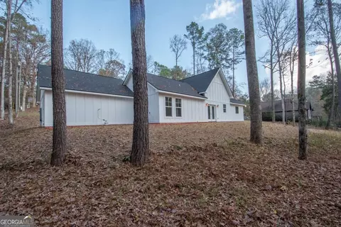 Exterior - 108 Spring Valley Dr, Lagrange, GA 30240 photo 6 of 16