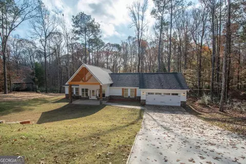 Exterior - 108 Spring Valley Dr, Lagrange, GA 30240 photo 10 of 16