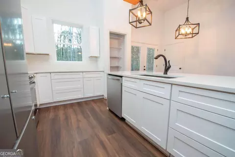 Entry Way - 108 Spring Valley Dr, Lagrange, GA 30240 photo 3 of 5