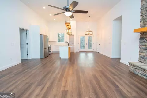 Living - 108 Spring Valley Dr, Lagrange, GA 30240 photo 4 of 6