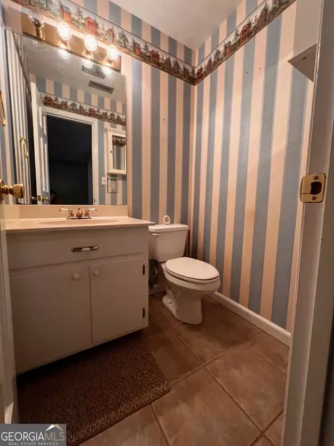 Bath - 24 N Brooks Rd, Lagrange, GA 30240 photo 3 of 4