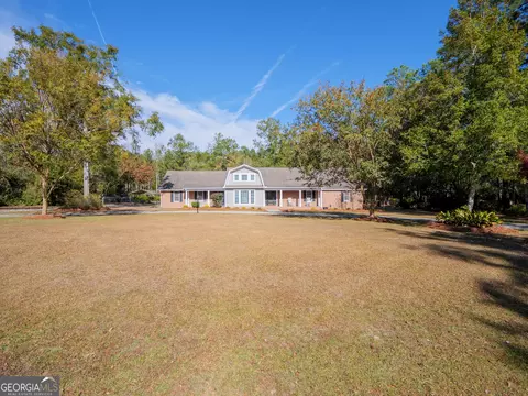 4710 Summerfield Dr, Hahira, GA 31632