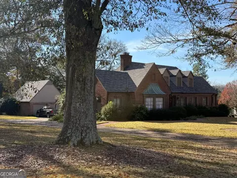 511 Dixon Dr, Gainesville, GA 30501