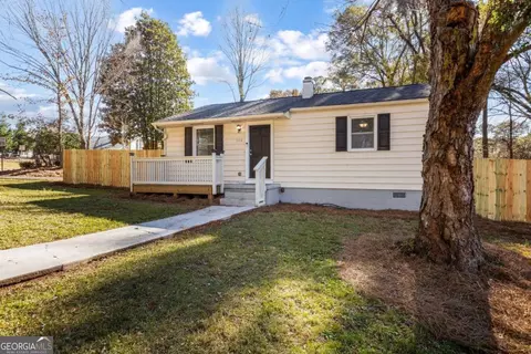 700 Parkdale Dr, Scottdale, GA 30079