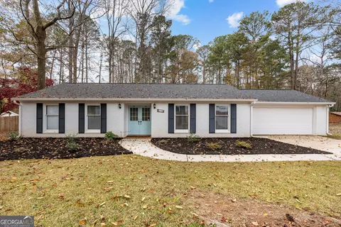 18 Eastwood Dr, Newnan, GA 30265