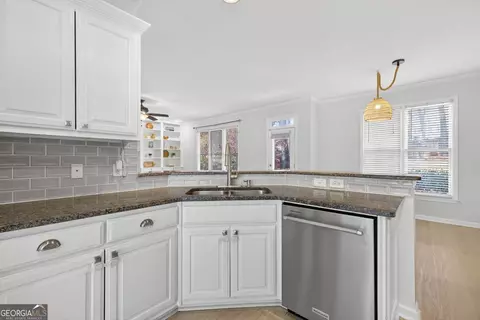 Kitchen - 2592 White Aster Ln, Dacula, GA 30019 photo 3 of 6